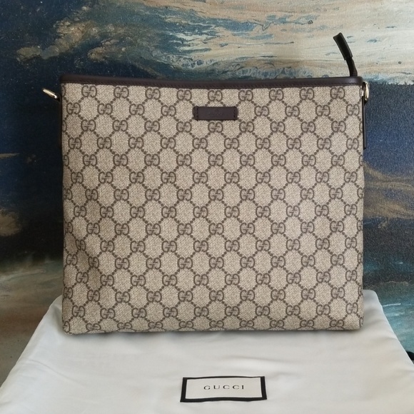 Gucci Handbags - 💯 AUTHENTIC GUCCI CROSSBODY